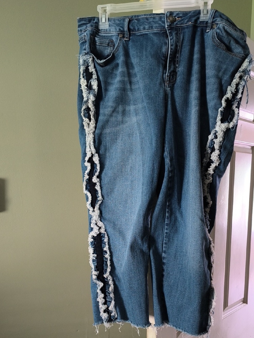 Lane Bryant Frayed Trim Women's Crop Jeans Size 18